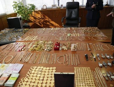 Μαφία των Ρομά: Εντοπίστηκαν από την ΕΛ.ΑΣ 700 κιλά χρυσαφικά αξίας 10 εκατ. ευρώ! (φωτό, βίντεο)